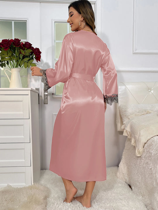 Fabiola Satin Pyjama-Set – Spitzenrobe & Kleid mit Gürtel